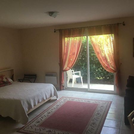 Chambres D'Hotes La Coloniale Varetz Екстер'єр фото