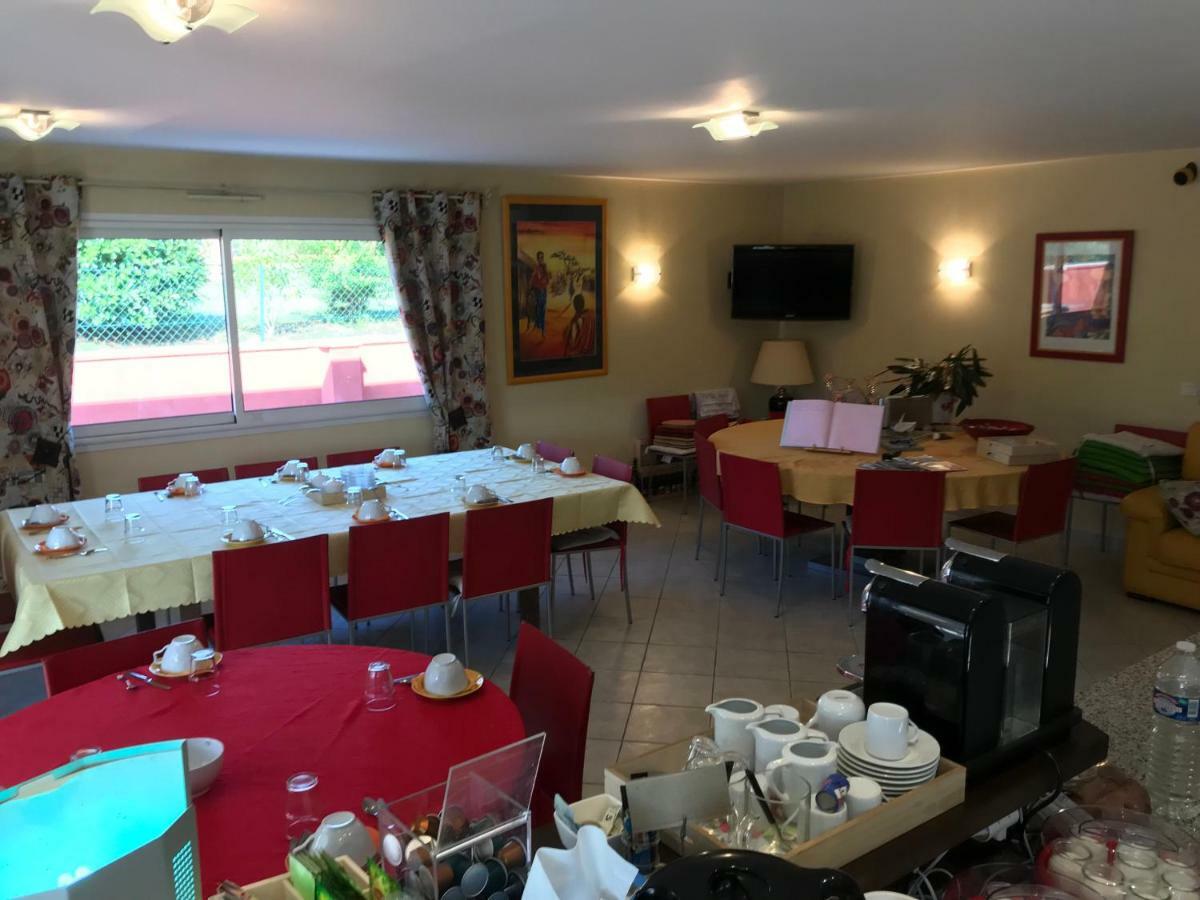 Chambres D'Hotes La Coloniale Varetz Екстер'єр фото