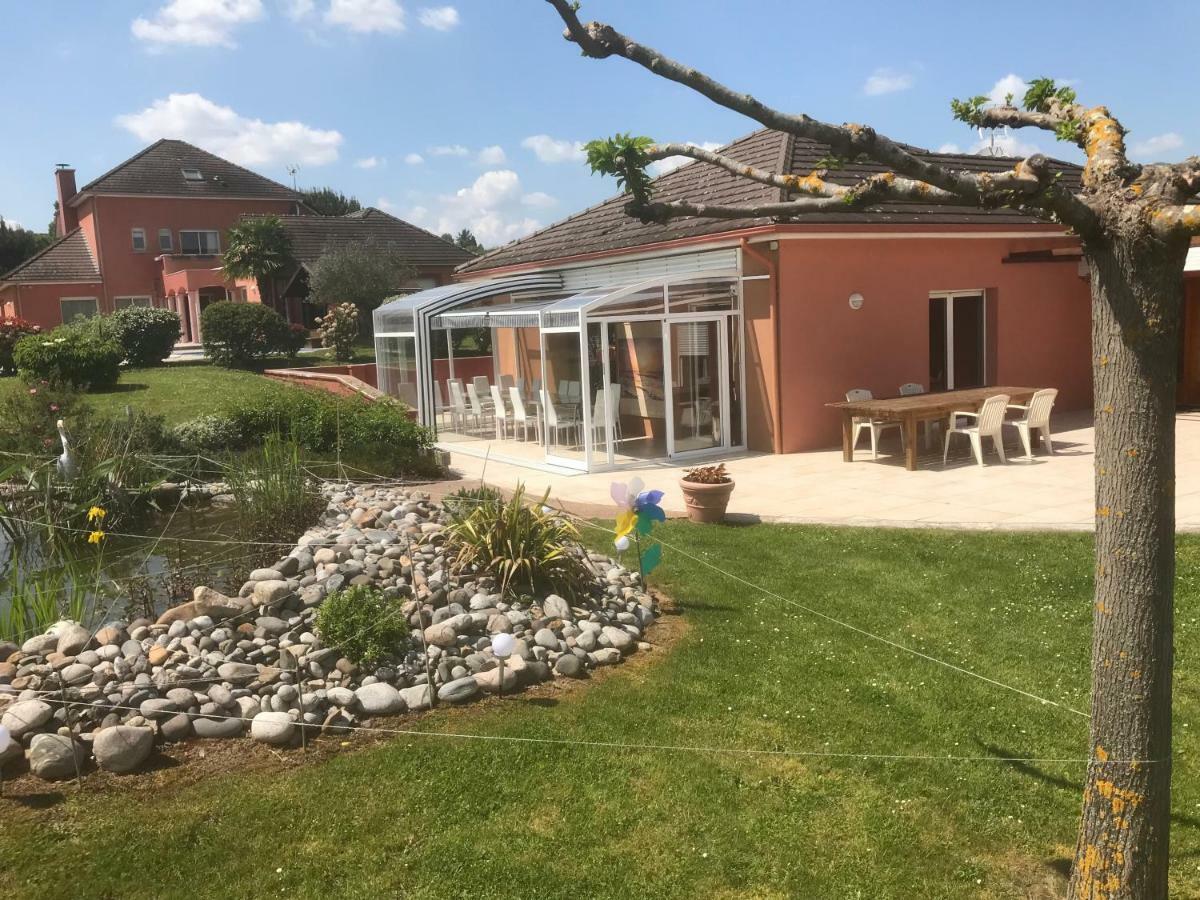 Chambres D'Hotes La Coloniale Varetz Екстер'єр фото