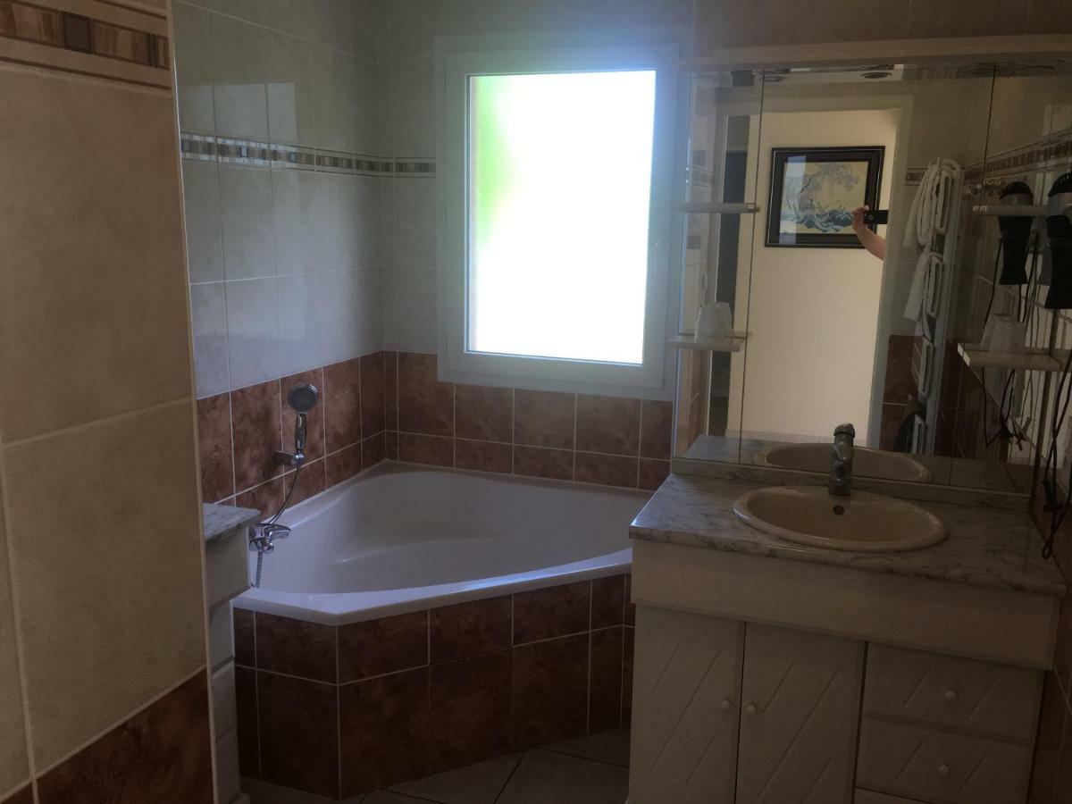 Chambres D'Hotes La Coloniale Varetz Екстер'єр фото