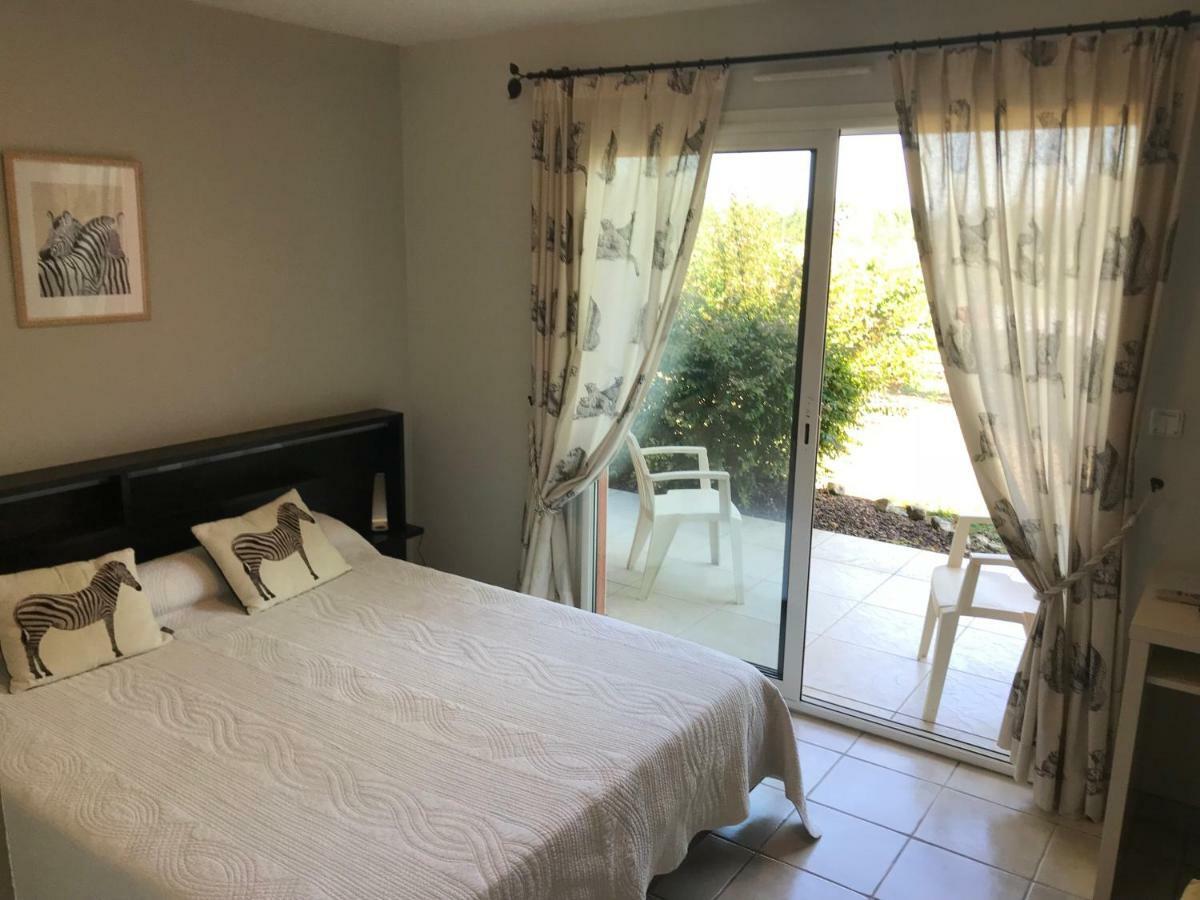 Chambres D'Hotes La Coloniale Varetz Екстер'єр фото